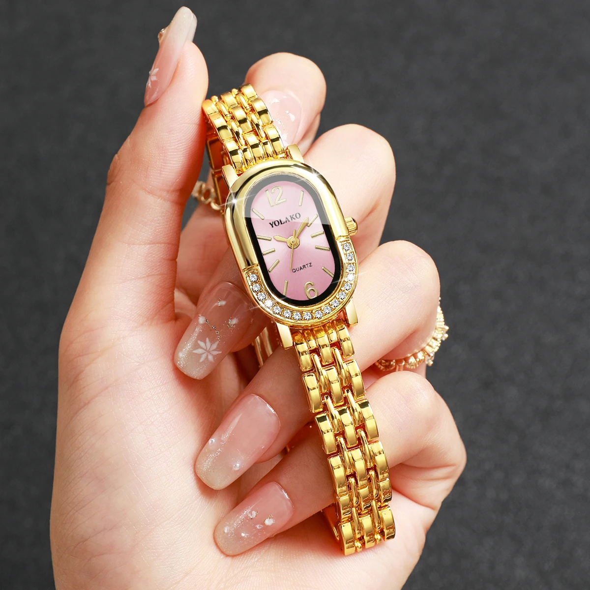 Luxury Watch Straps - Luxury Rhinestone Women Quartz Watch Fashion